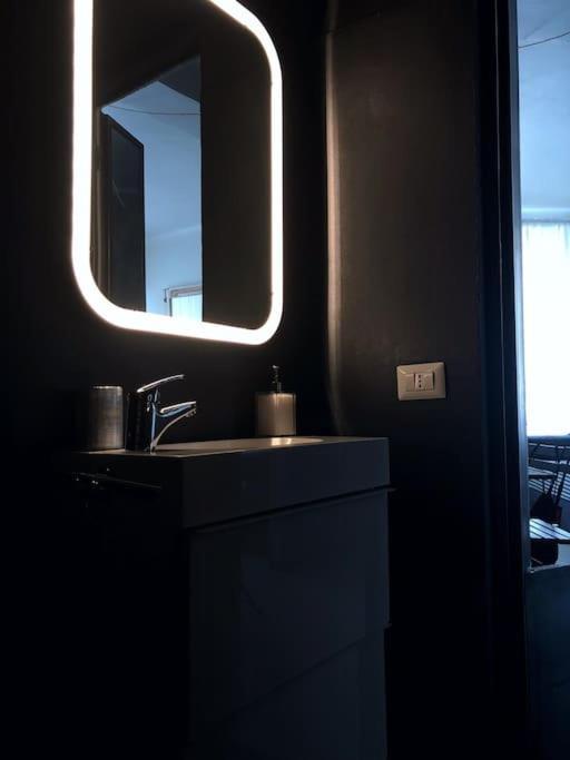 Brera Luxury Cozy Flat! Lägenhet Milano Exteriör bild