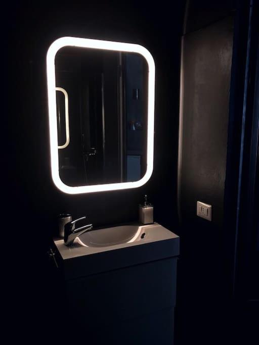 Brera Luxury Cozy Flat! Lägenhet Milano Exteriör bild